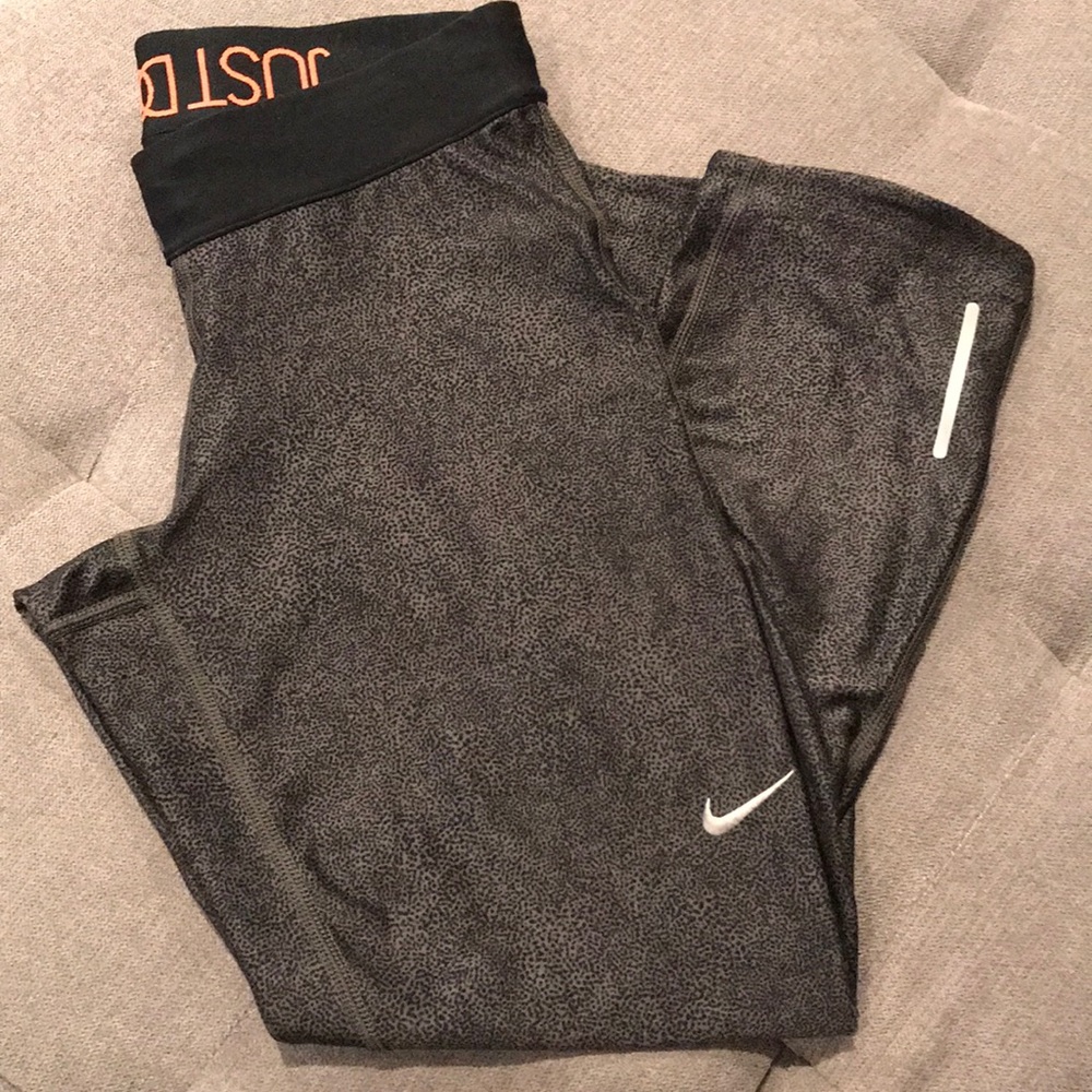 Nike DRI-FIT cropped running leggings